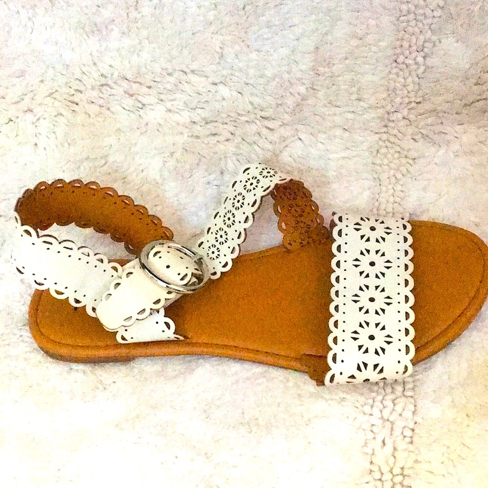 White sandals - Picture 4 of 6